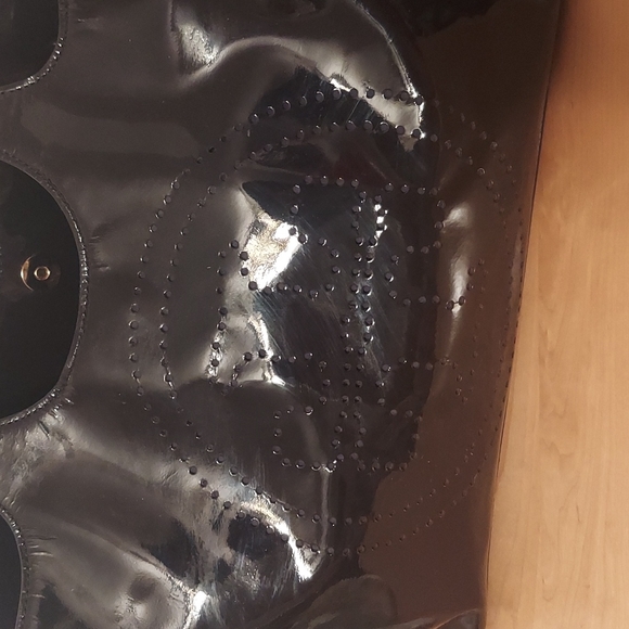 Tory Burch Black Bome Patent Leather Tote Bag with Goldtone Hardware - Picture 5 of 16